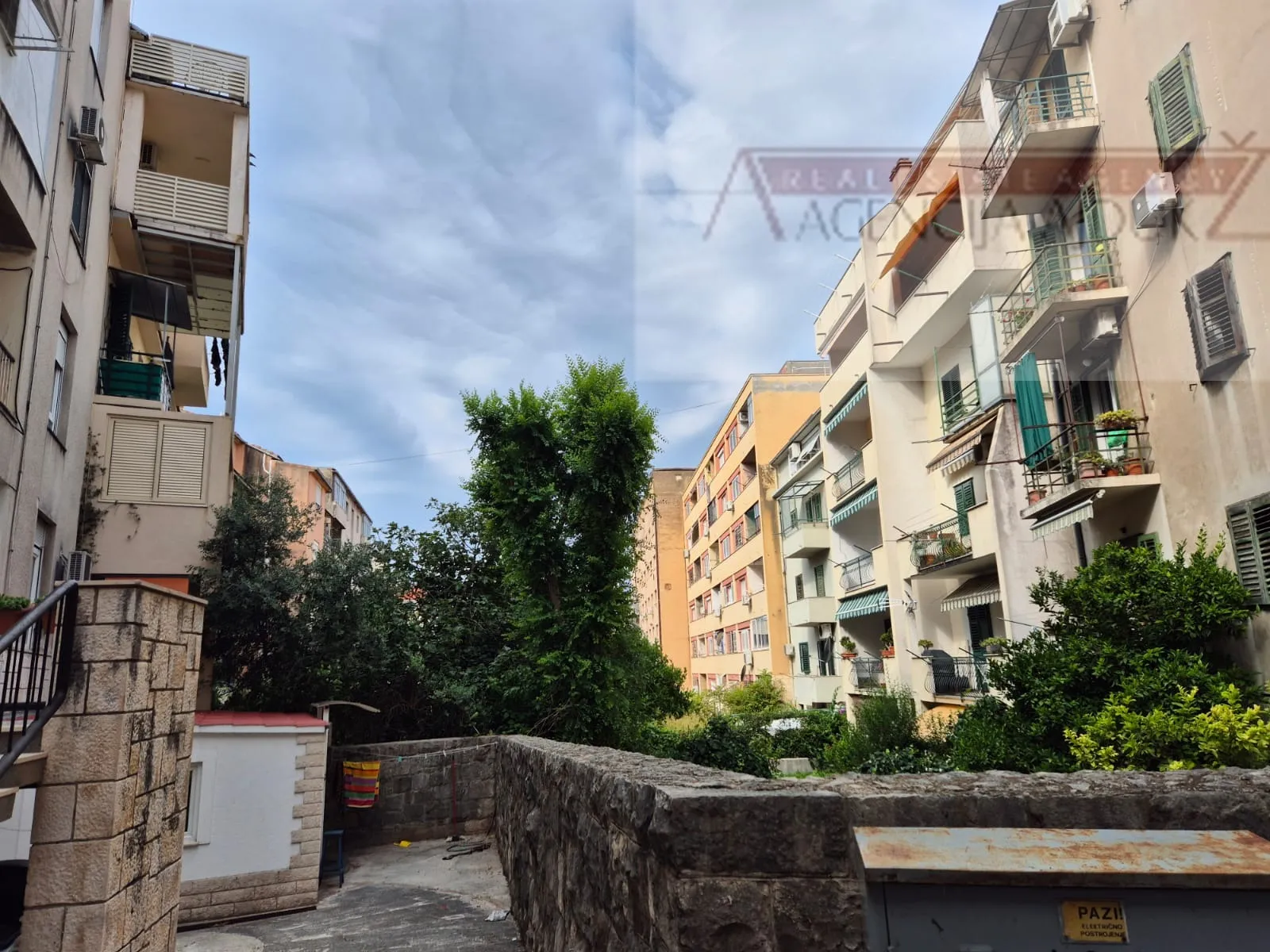 split centar 65,88 m2 stan na top lokaciji - novo u ponudi - slika 11