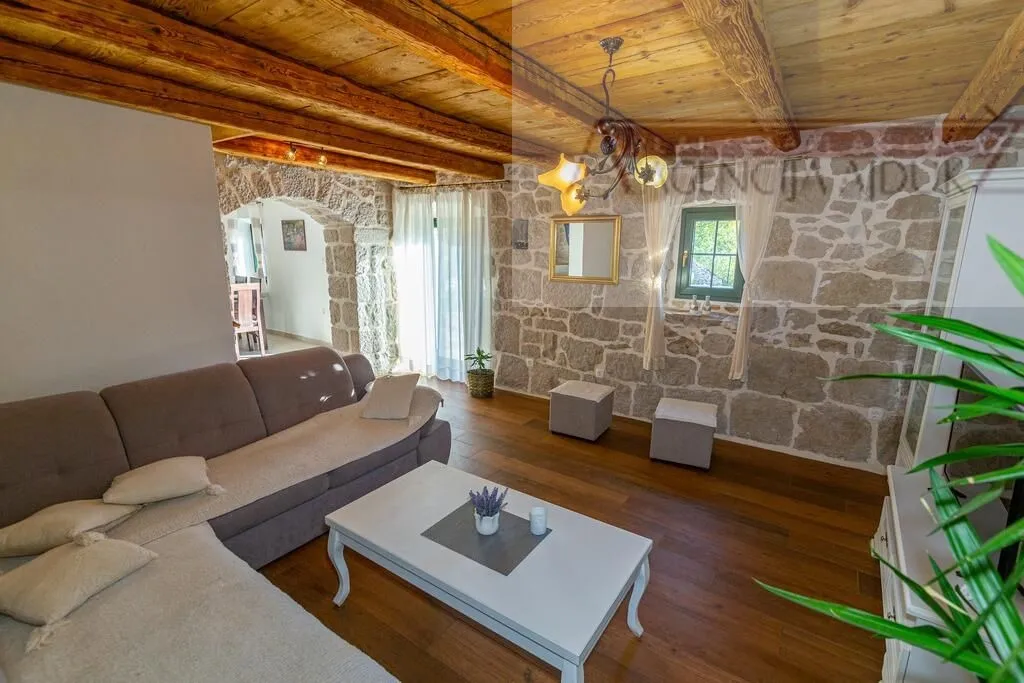 imotski - vila sa bazenom 190 m2 - top ponuda - slika 9