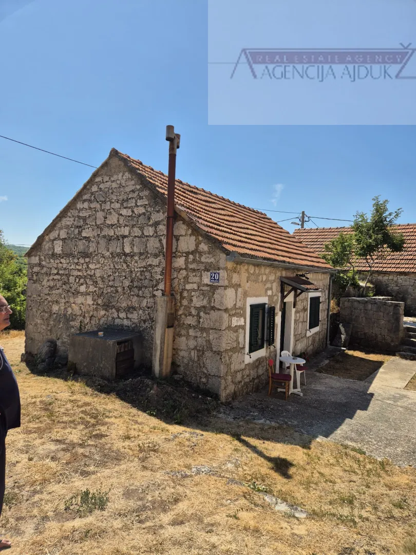 imotski - mrnjavci 4 kamene kuća 256m2 + okućnica - intima - slika 2