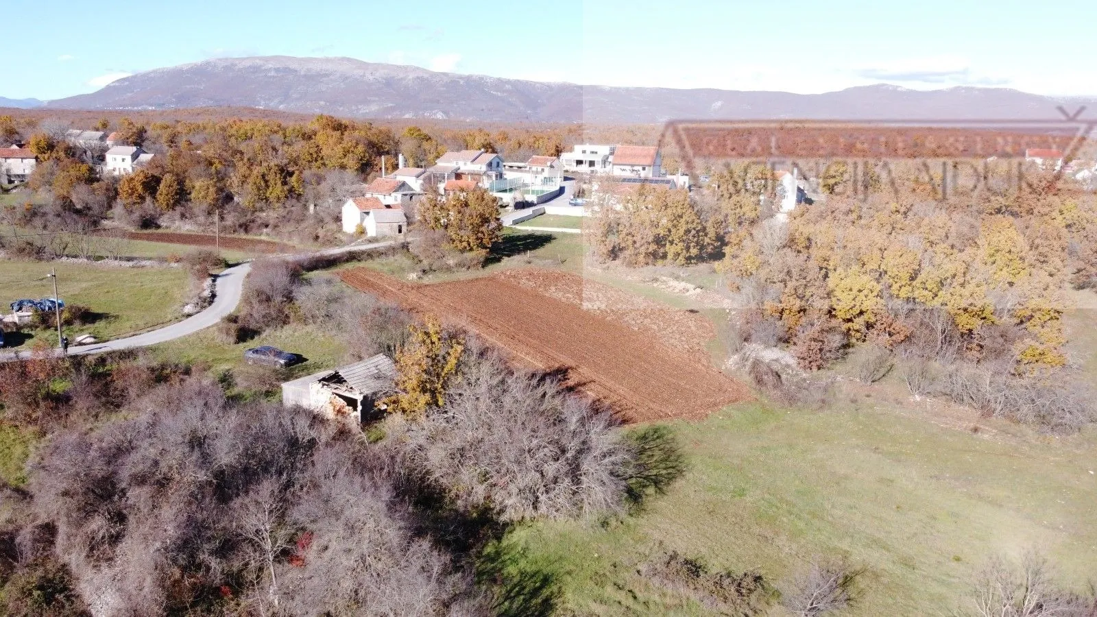 imotski objekt + građevinsko zemljište 2569 m2 proložac gornji - slika 6