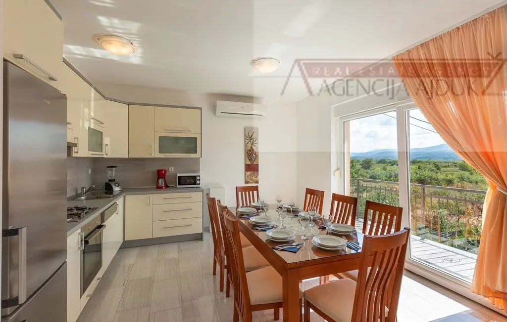 imotski proložac donji vila s bazenom 286 m2 - novo u ponudi - slika 12
