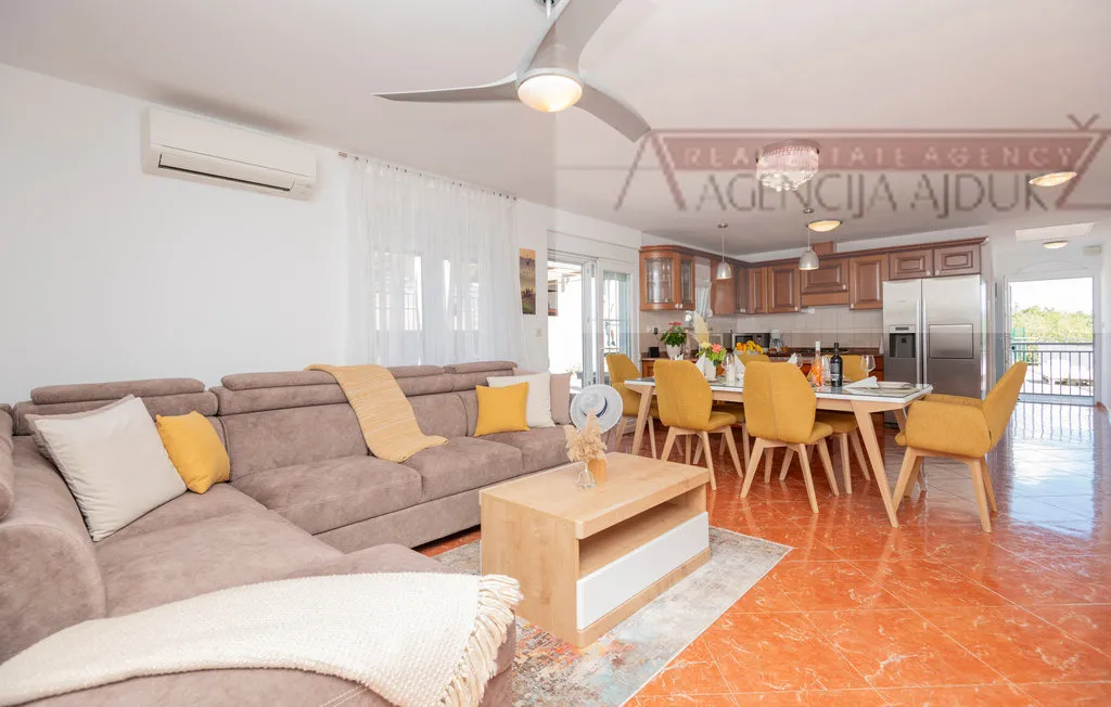 imotski kuća za odmor 338 m2 + bazen 40 m2 - novo u ponudi - slika 6