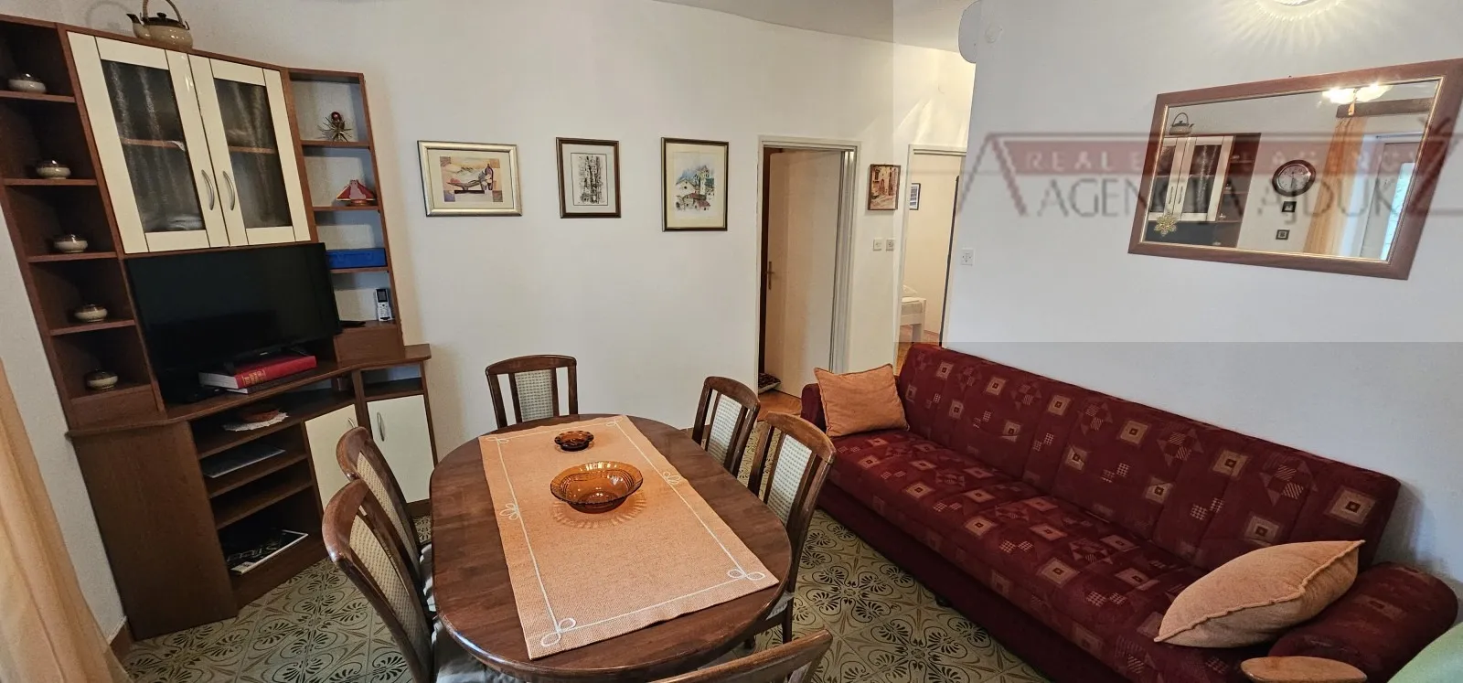 omiš stanići kuća 200 m2 - 120m od mora - otvoren pogled - slika 8