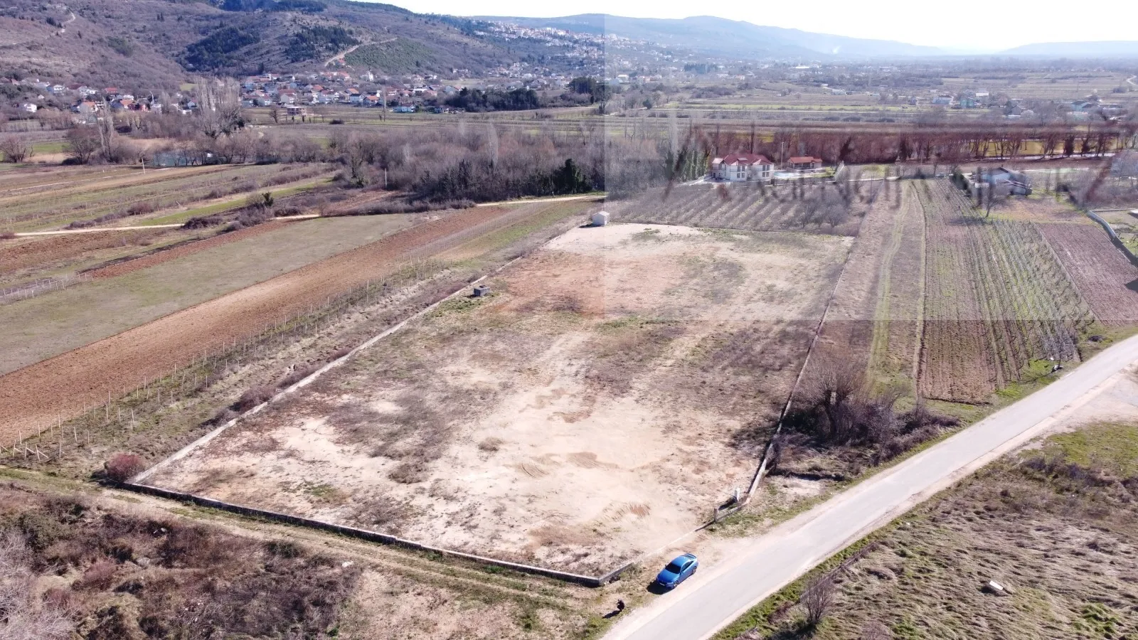 imotski najam 11430 m2 građevinsko zemljište - dugoročno - slika 2