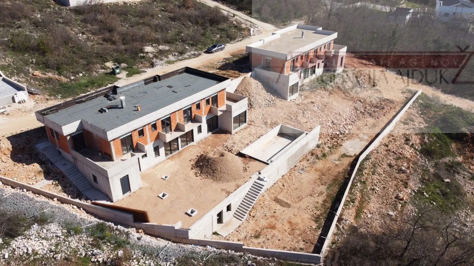 imotski vila (roh-bau) 390 m2 top lokacija - ekskluziva - slika 5