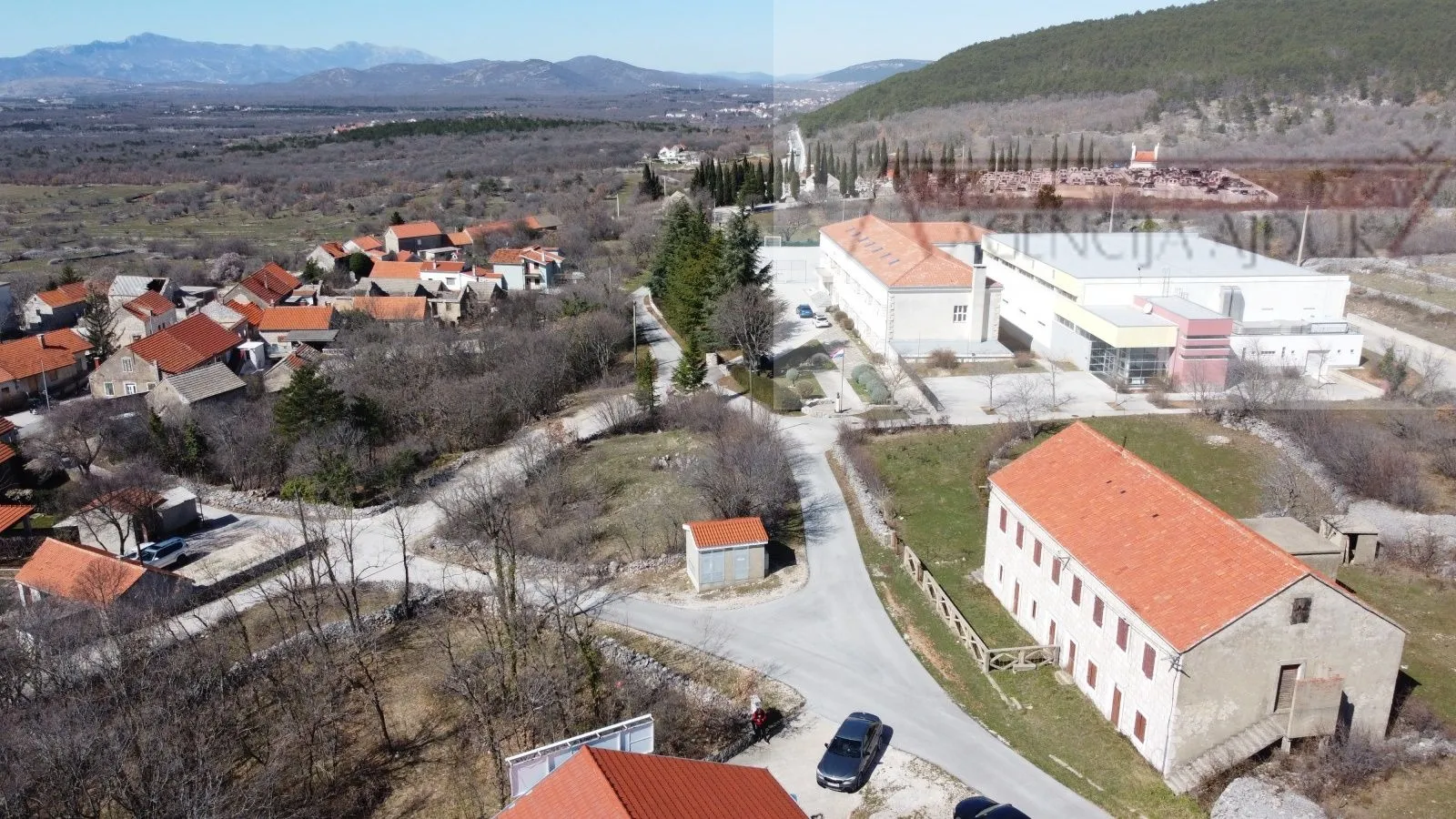 imotski lovreć stambeno-poslovni objekt 700 m2 - novo - slika 6