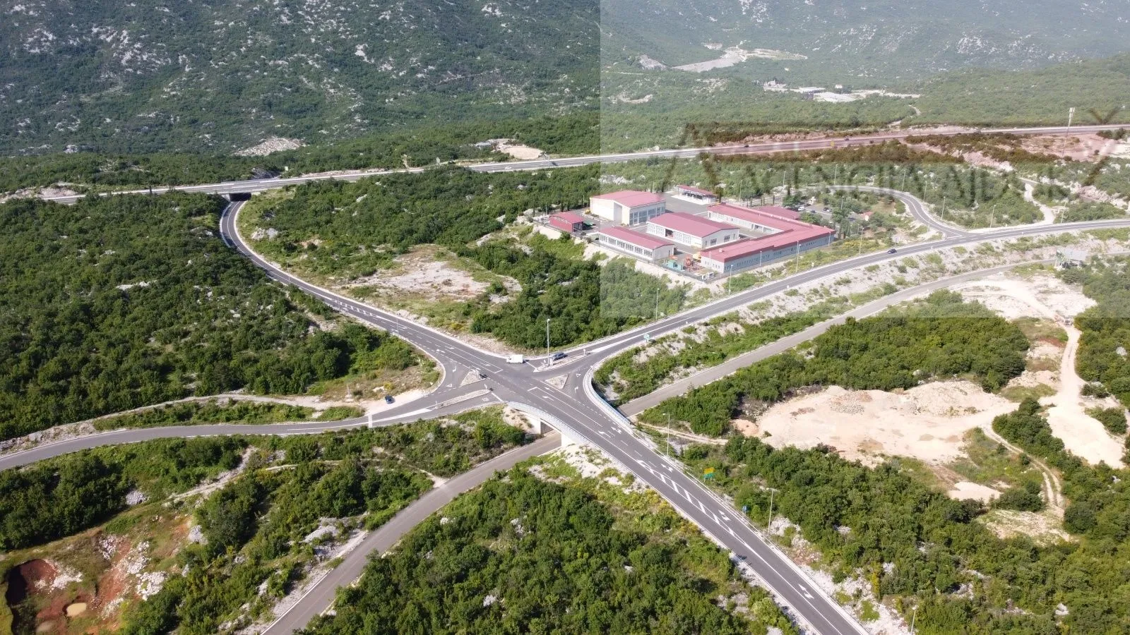 zagvozd građevinsko zemljište 1817 m2 - novo u ponudi - slika 8