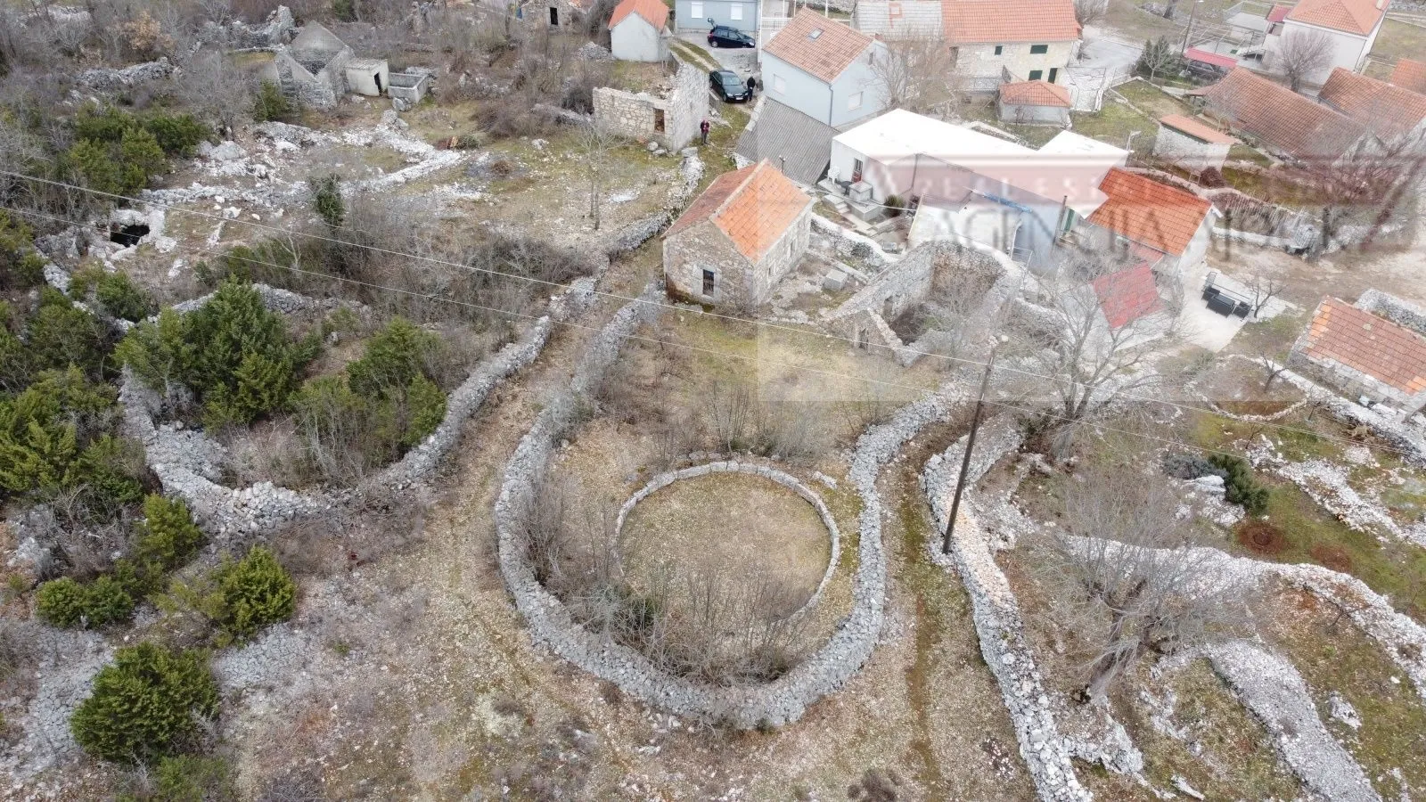 imotski slivno kamene kuće + okućnica - novo u ponudi - slika 7