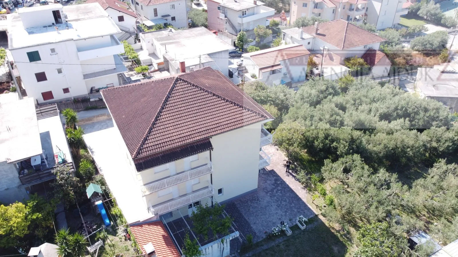 kuća prodaja omiš 560 m2 - slika 20