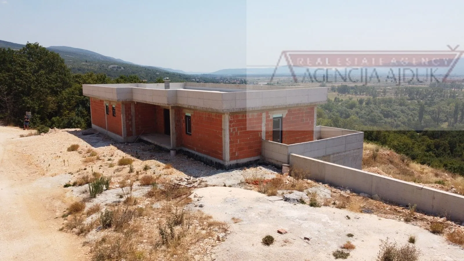 imotski vila (roh-bau) 390 m2 vrhunska lokacija - ekskluziva - slika 9