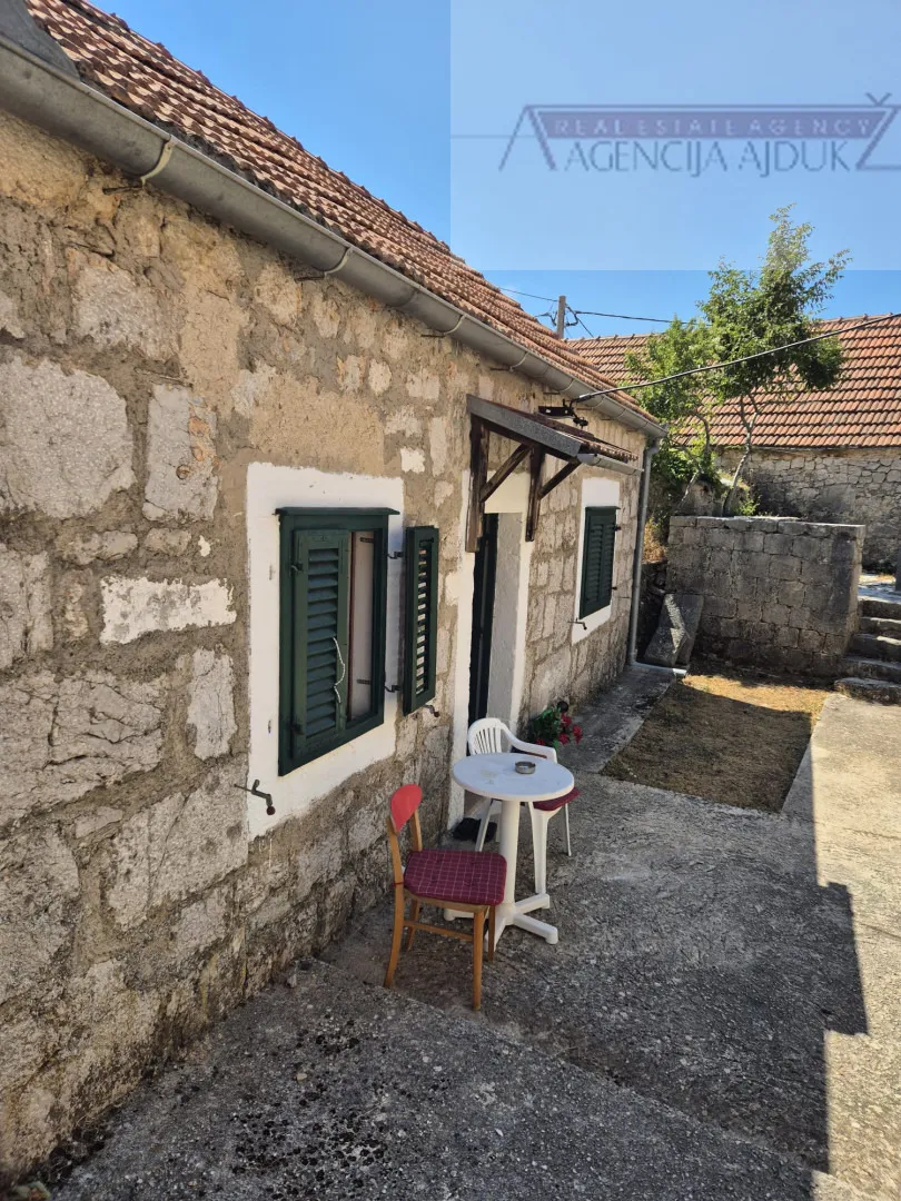 imotski - mrnjavci 4 kamene kuća 256m2 + okućnica - intima - slika 5
