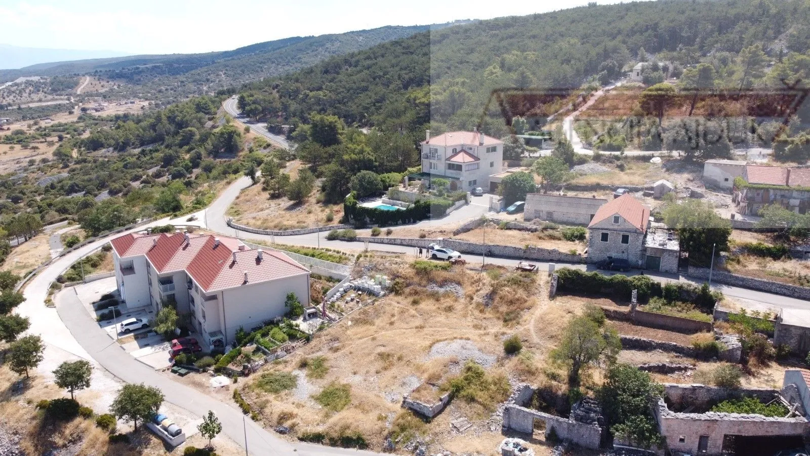nerežišća otok brač građevinsko zemljište 901 m2 + 2 dozvole - novo - slika 4