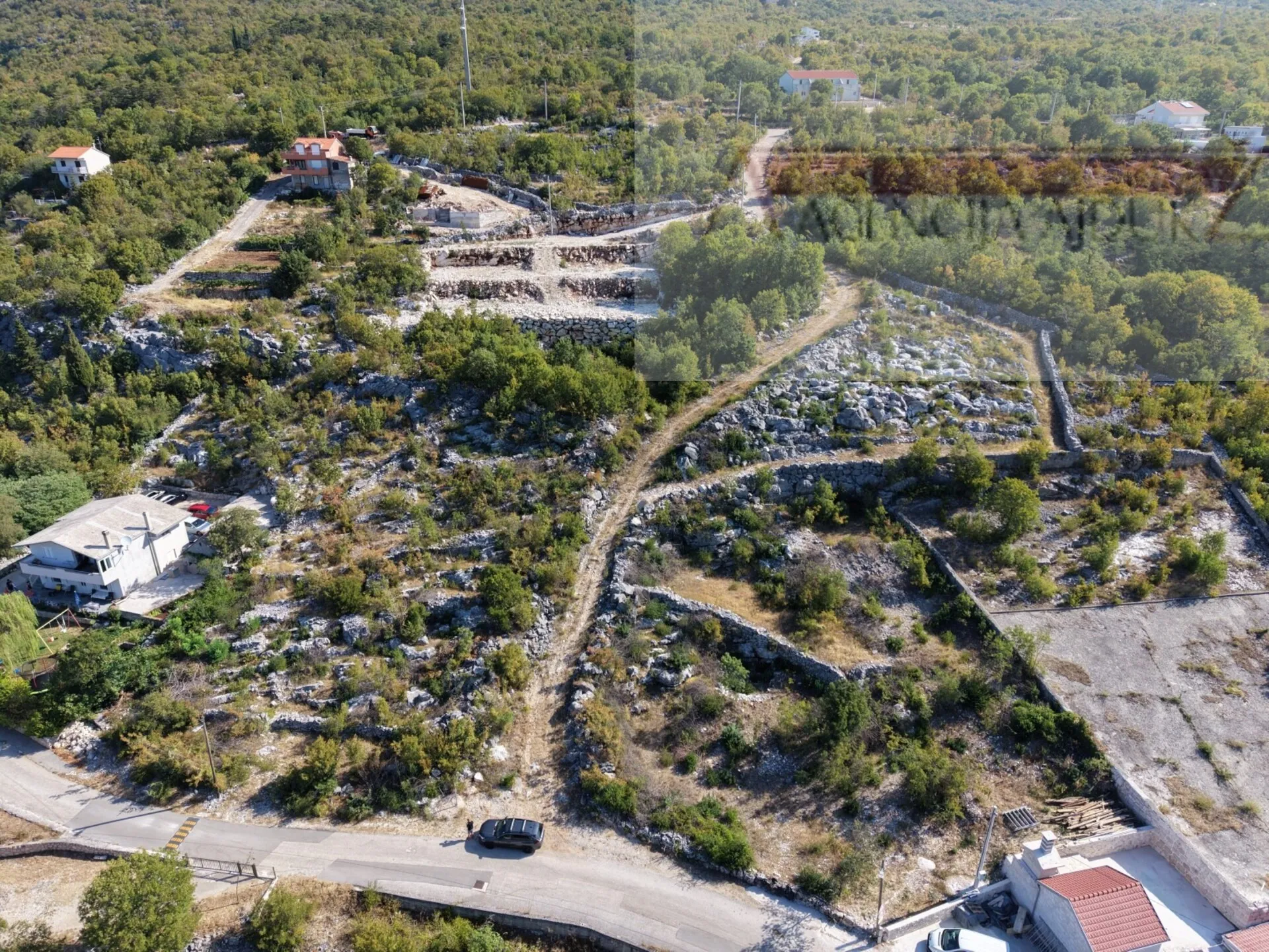 Zagvozd 1443 m2 građevinsko zemljište - strogi centar! - Zagvozd, Zagvozd