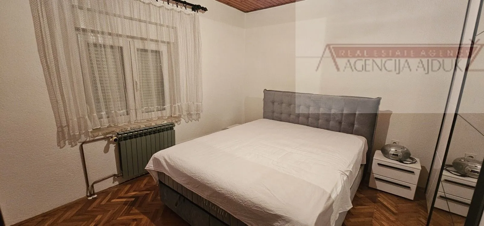 imotski kuća u centru grada 380 m2 - slika 10