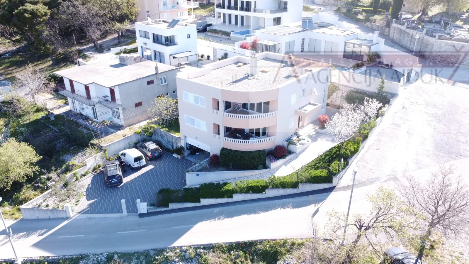 villa s panoramskim pogledom na more – bast, baška voda 500 m2 - top - slika 3