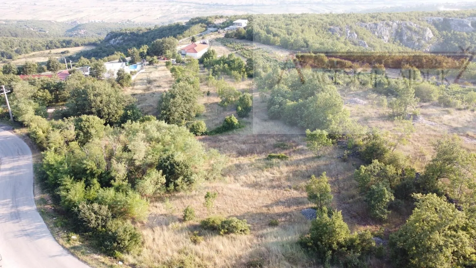 imotski 2029 m2 građevinsko zemljište - otvoren pogled - novo - slika 2