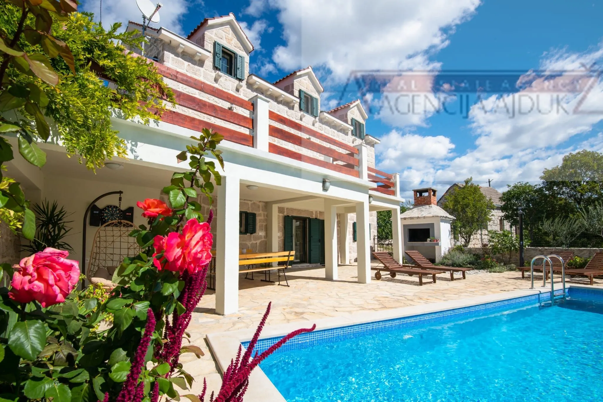 imotski - vila sa bazenom 190 m2 - top ponuda - slika 1