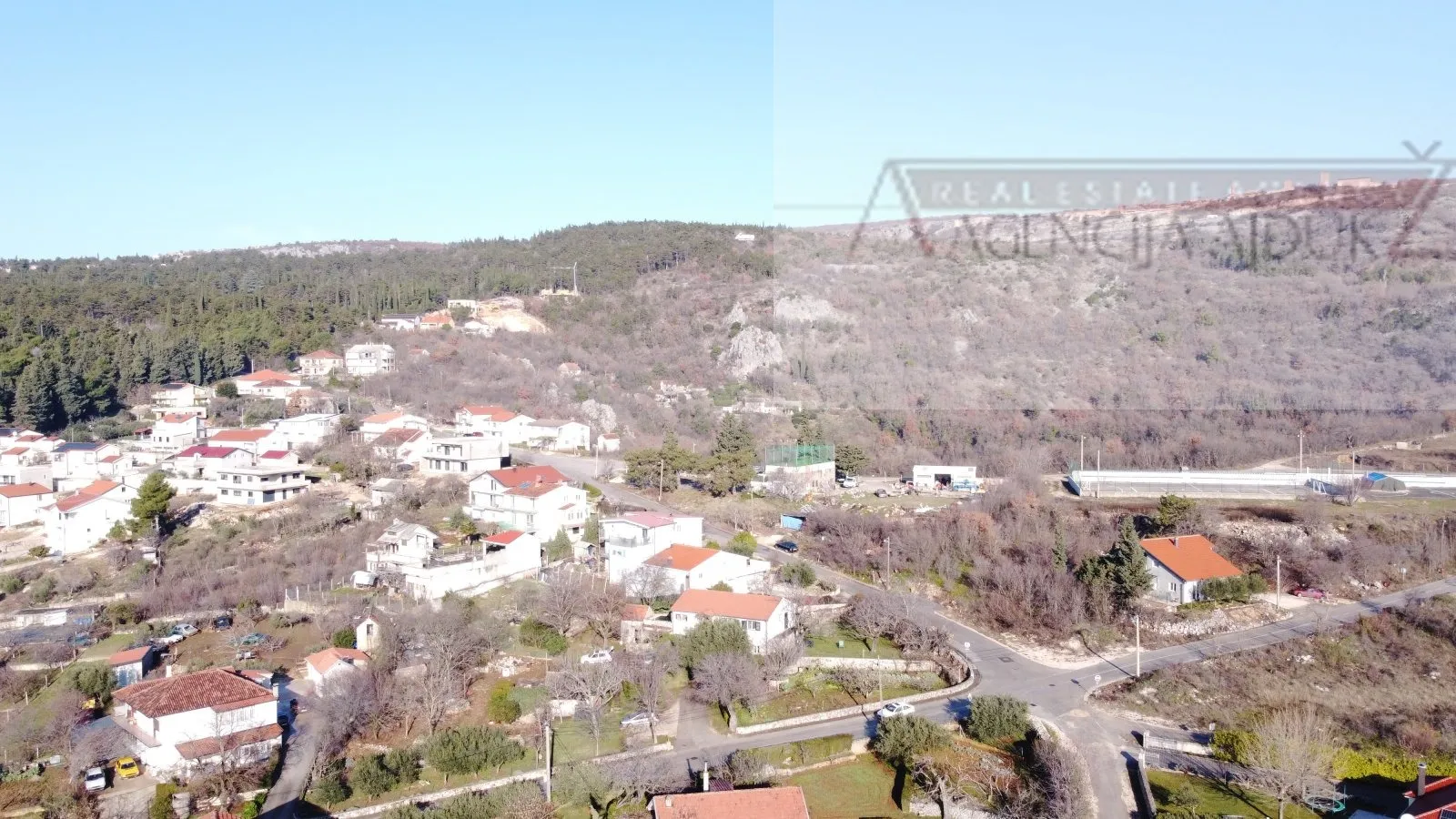 imotski 2271 m2 građevinsko zemljište - novo! - slika 5