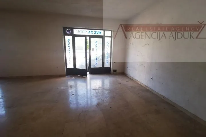 imotski poslovni prostor 88,60 m2 + terasa - najam - slika 5