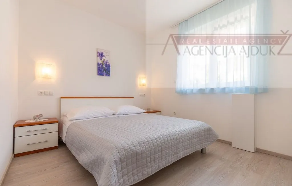imotski proložac donji vila s bazenom 286 m2 - novo u ponudi - slika 14