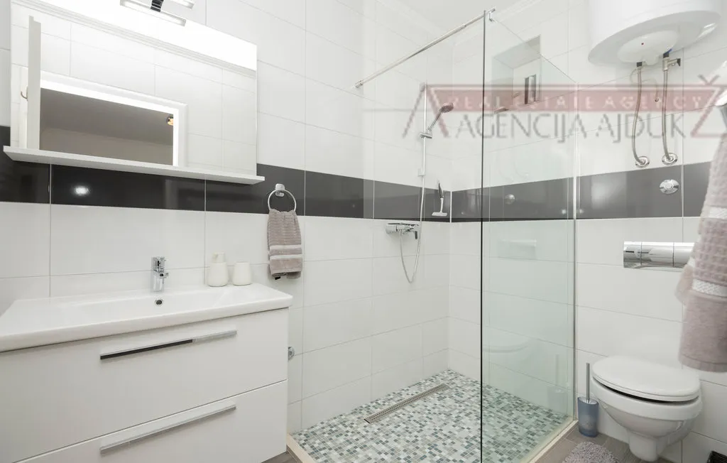 imotski kuća za odmor 338 m2 + bazen 40 m2 - novo u ponudi - slika 8
