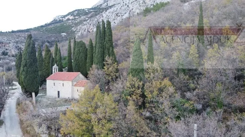 makarska 11466 m2 zemljište uz planinu biokovo - slika 3