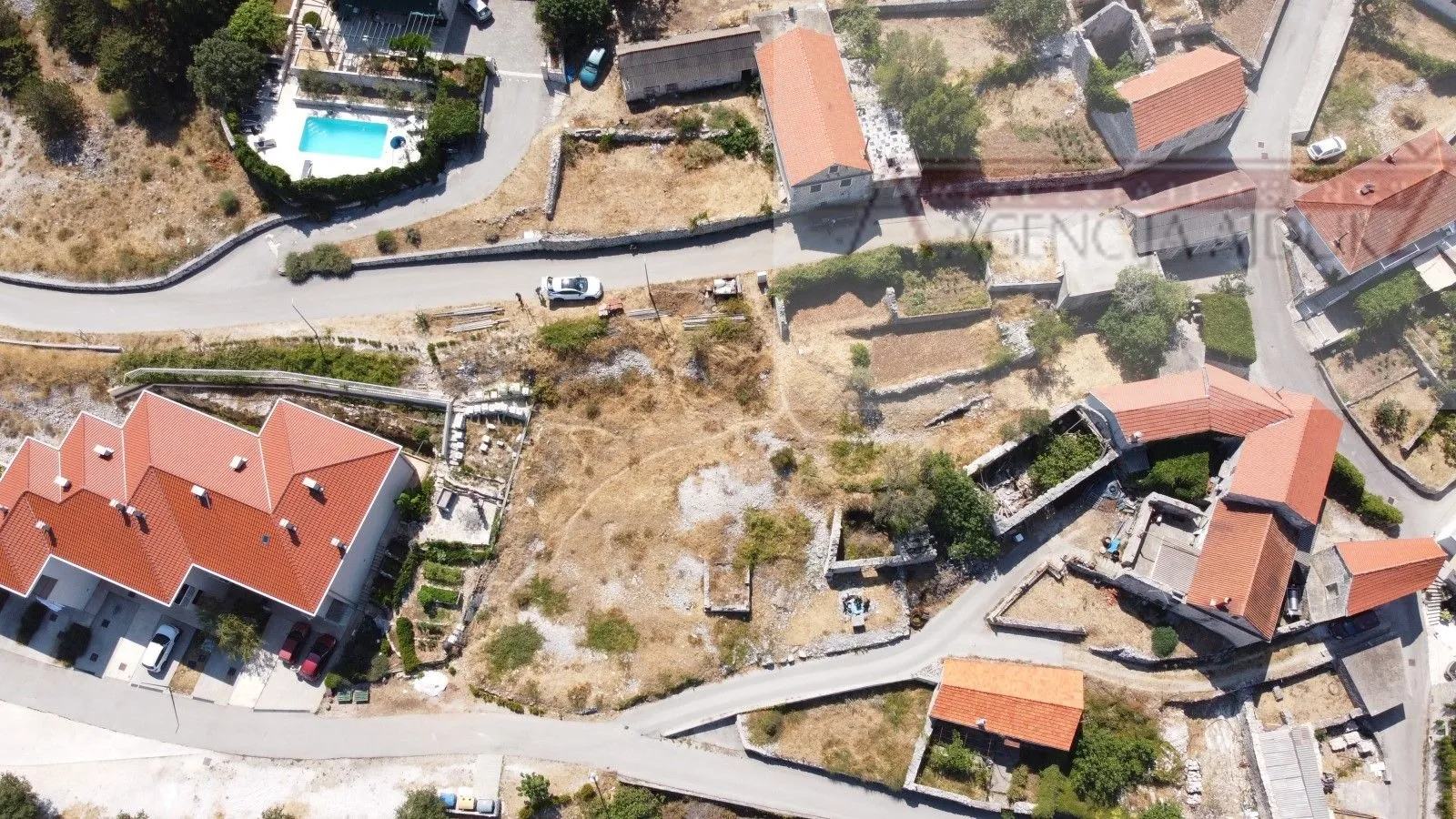 nerežišća otok brač građevinsko zemljište 901 m2 + 2 dozvole - novo - slika 5