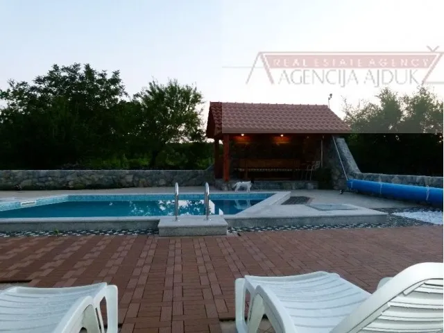 imotski - cista provo vila sa bazenom 742 m2 - sniženo - slika 12