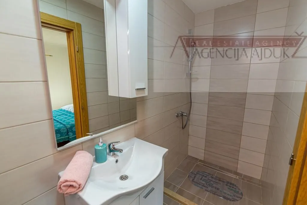 imotski - vila sa bazenom 190 m2 - top ponuda - slika 17