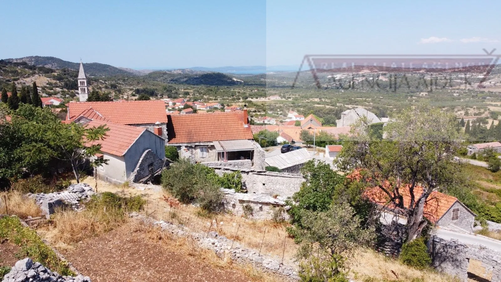 nerežišća otok brač građevinsko zemljište 901 m2 + 2 dozvole - novo - slika 13