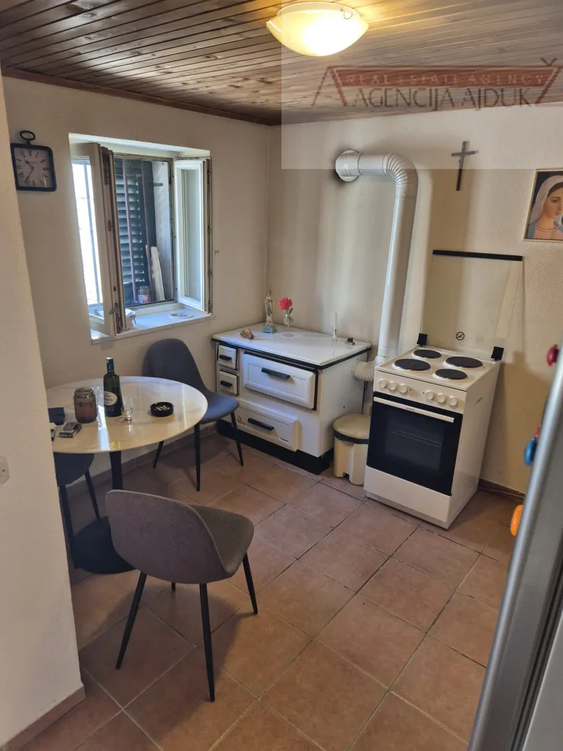 imotski - mrnjavci kamene kuća 190m2 + okućnica - slika 9