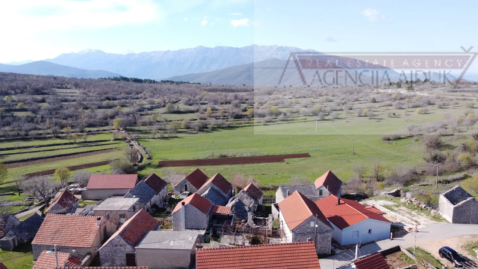 imotski - mrnjavci kamene kuća 190m2 + okućnica - slika 15