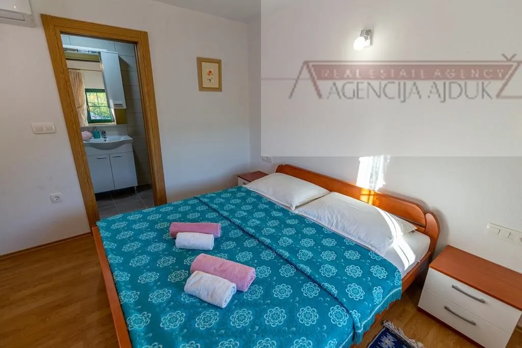 imotski - vila sa bazenom 190 m2 - top ponuda - slika 15