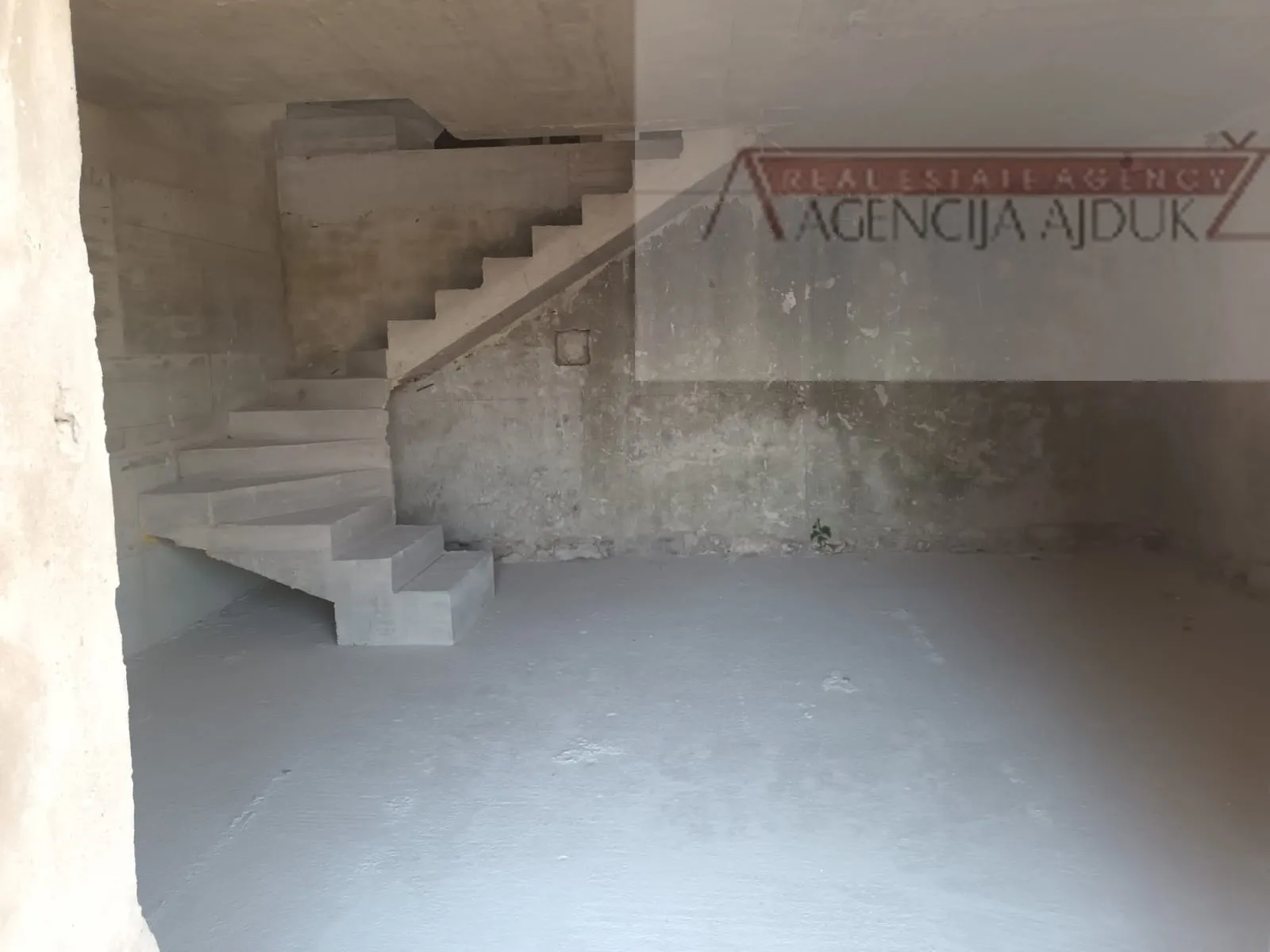 omiš lokva rogoznica renovirana kamena kuća 90 m2 - slika 5