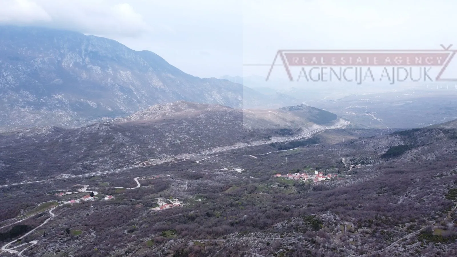 zagvozd građevinsko zemljište 874 m2 + idejni projekt - slika 4