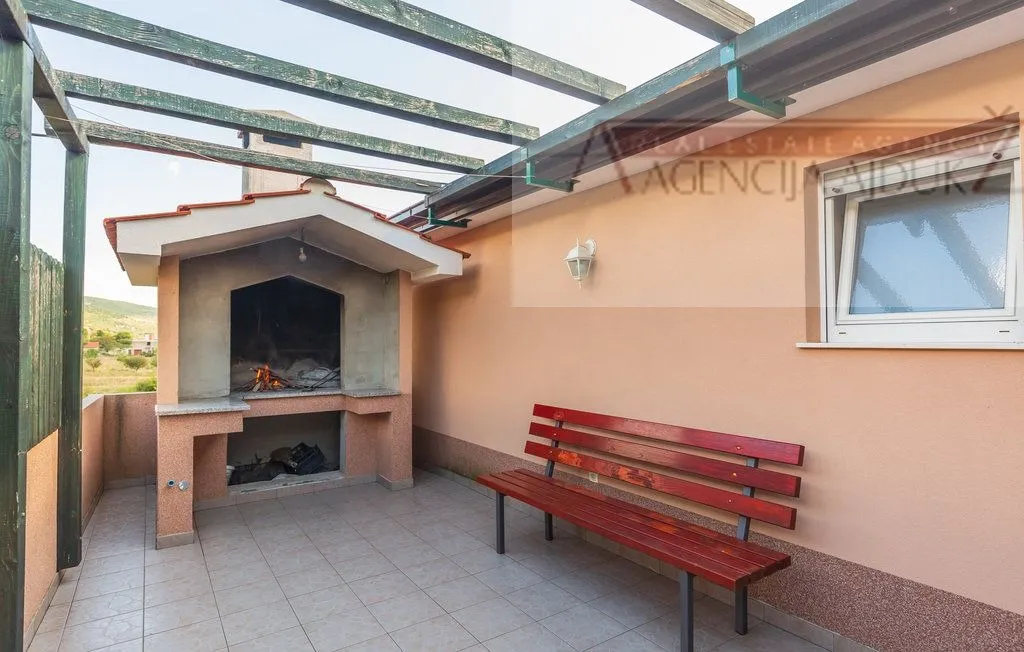imotski proložac donji vila s bazenom 286 m2 - novo u ponudi - slika 10