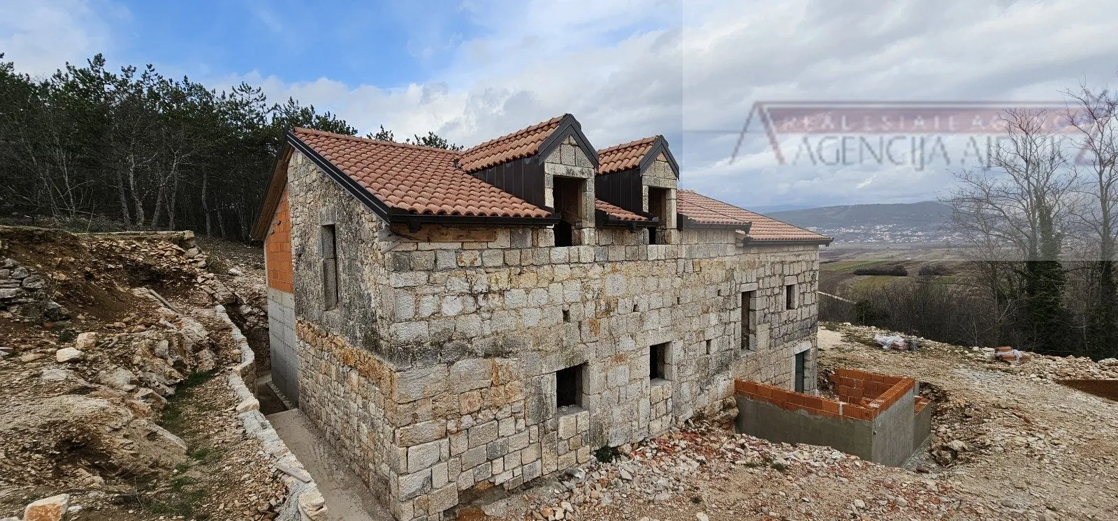 imotski kuća za odmor u izgradnji 300 m2 - parcela 4300 m2 - intima - slika 5