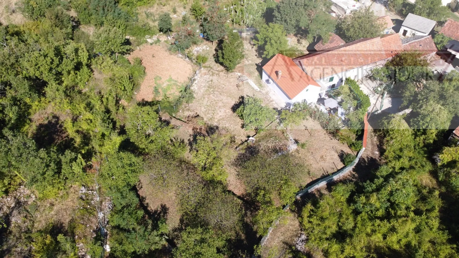 imotski obiteljska kamena kuća 250 m2 + okućnica 1209 m2 drum - slika 12