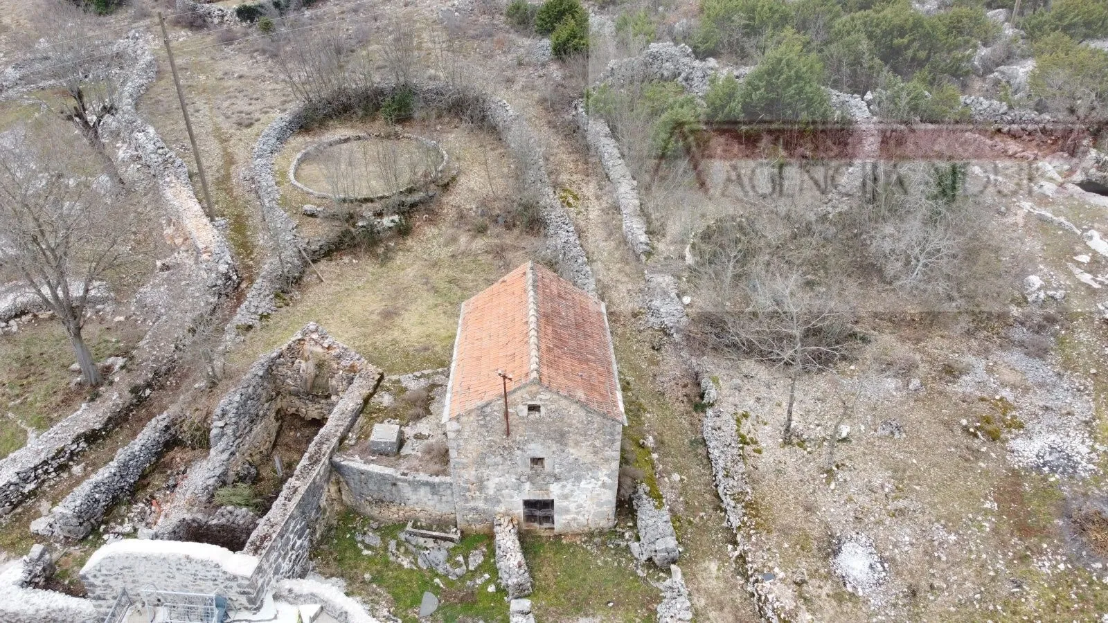 imotski slivno kamene kuće + okućnica - novo u ponudi - slika 5
