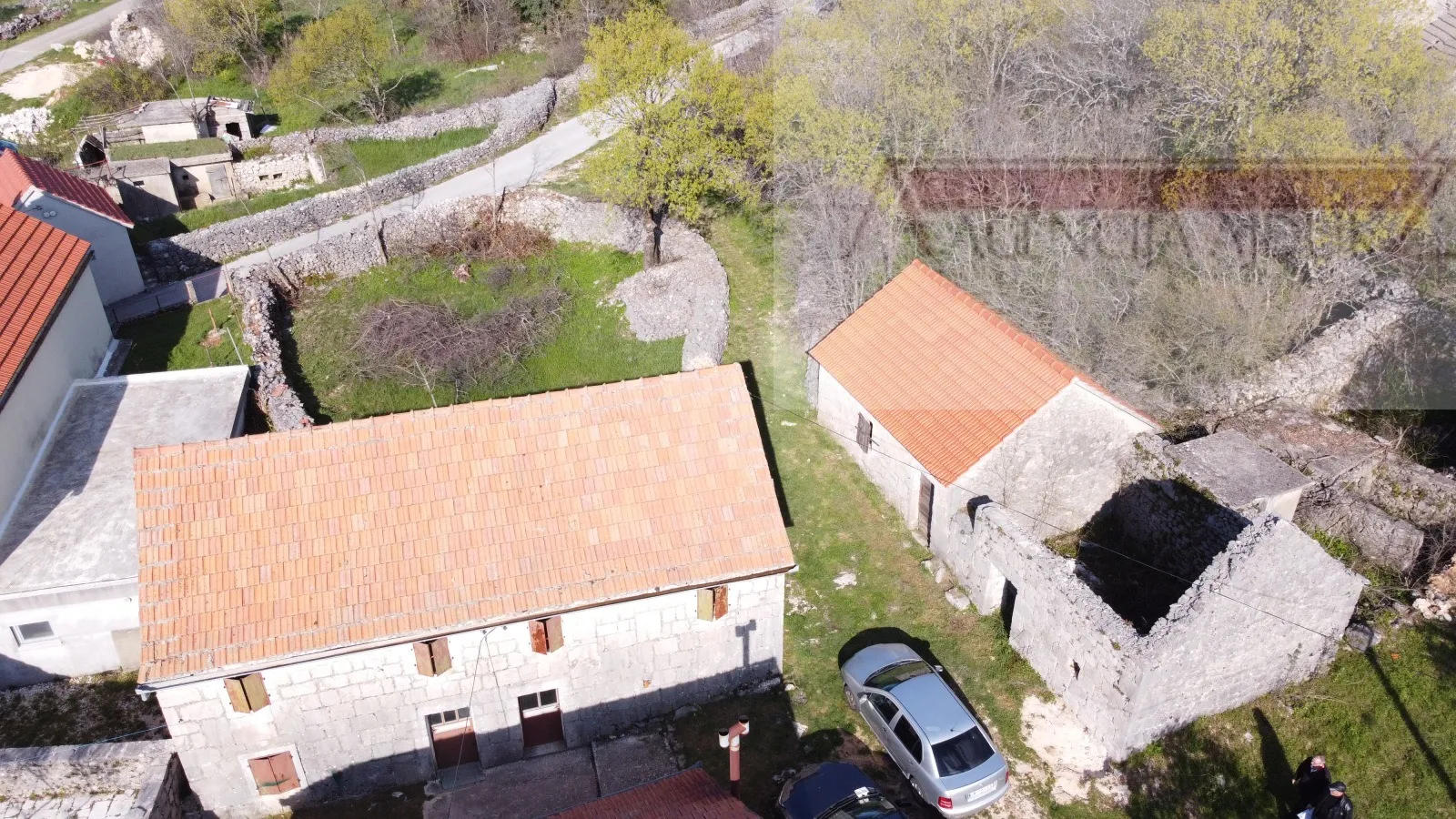 imotski - mrnjavci 4 kamene kuća 256m2 + okućnica - intima - slika 6