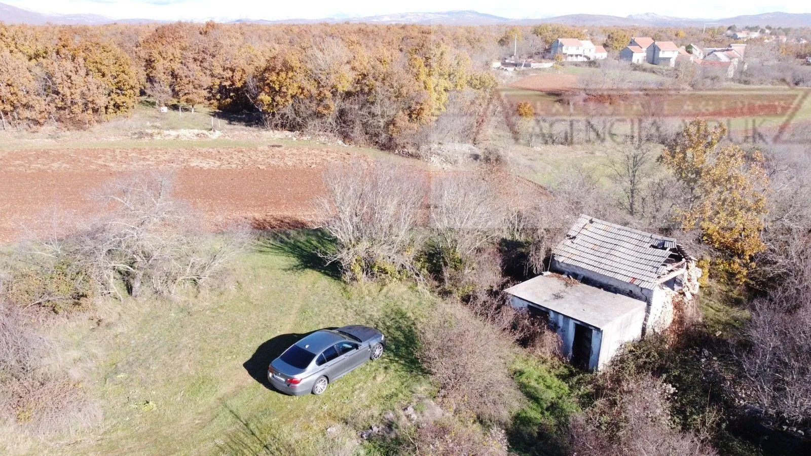 imotski objekt + građevinsko zemljište 2569 m2 proložac gornji - slika 7