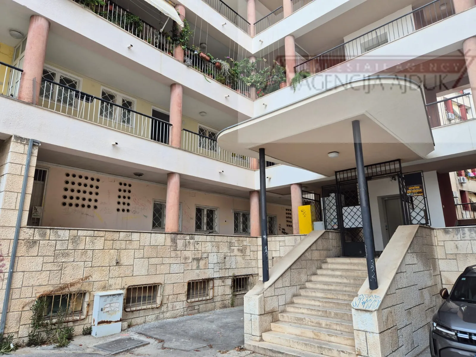 split centar 65,88 m2 stan na top lokaciji - novo u ponudi - slika 19
