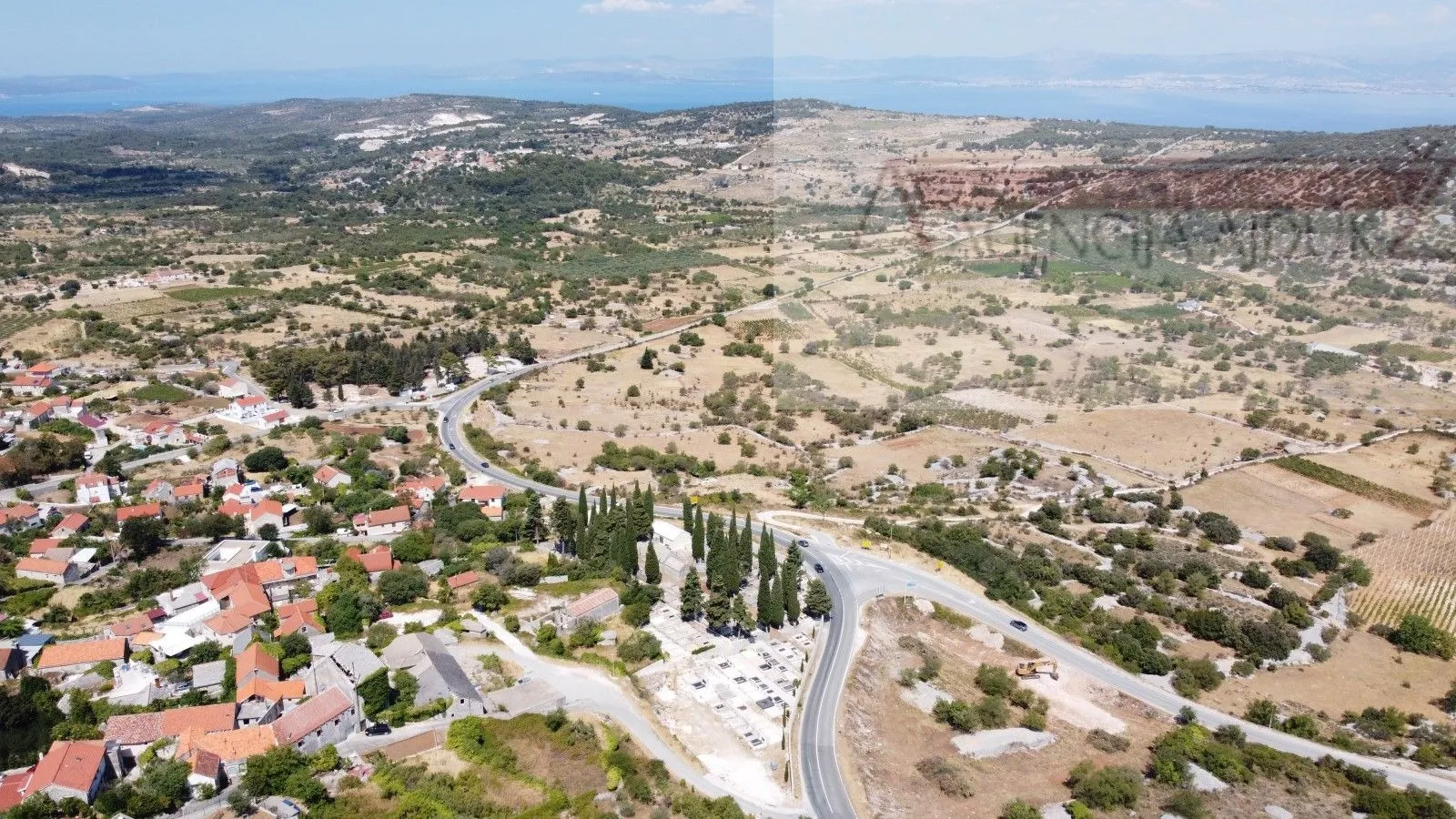 nerežišća otok brač građevinsko zemljište 901 m2 + 2 dozvole - novo - slika 8
