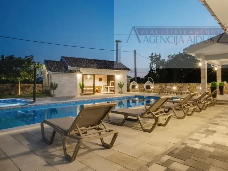 imotski vila 321 m2 - top ponuda - ekskluziva - novo u ponudi - slika 12