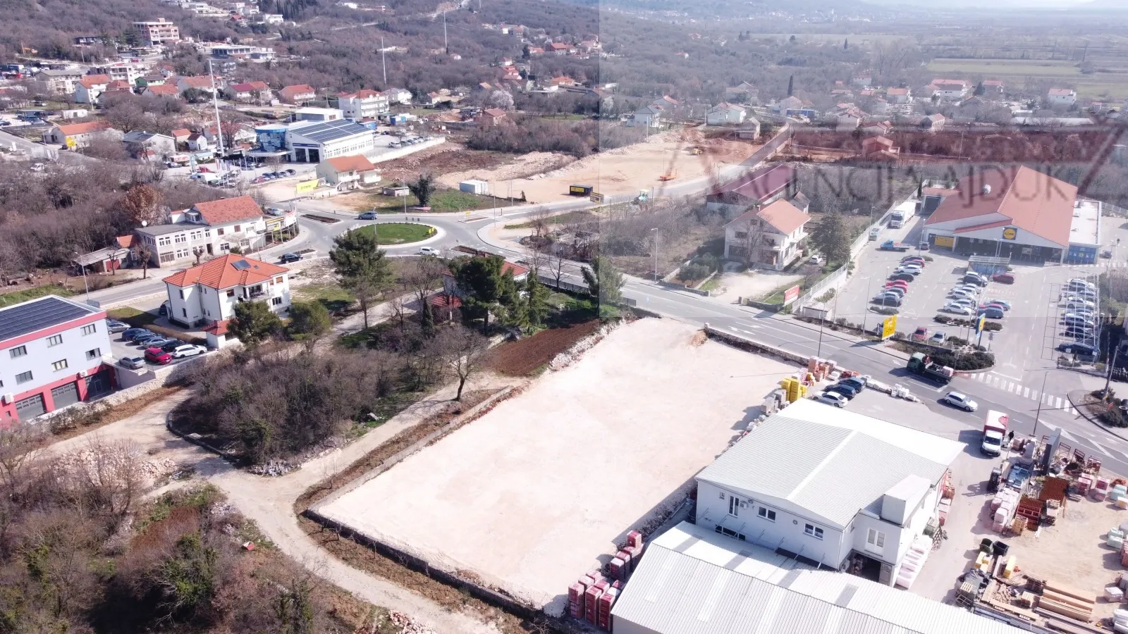 Imotski najam građevinskog zemljišta 2149 m2 - TOP lokacija - dugoročno - Imotski, Imotski