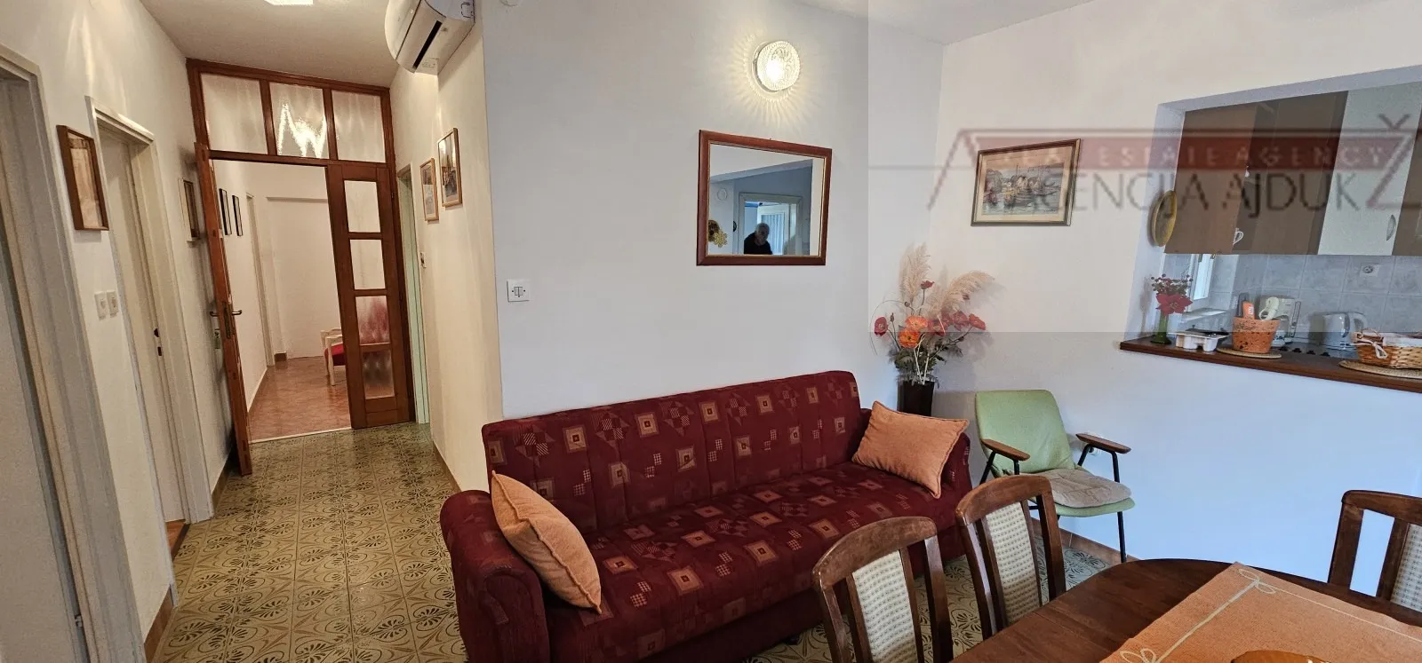 omiš stanići kuća 200 m2 - 120m od mora - otvoren pogled - slika 9