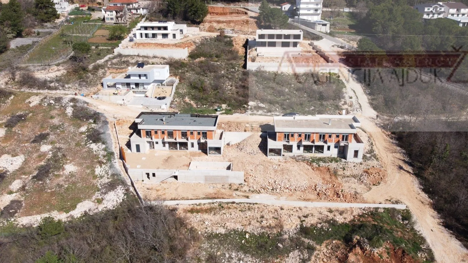 imotski vila (roh-bau) 390 m2 top lokacija - ekskluziva - slika 3