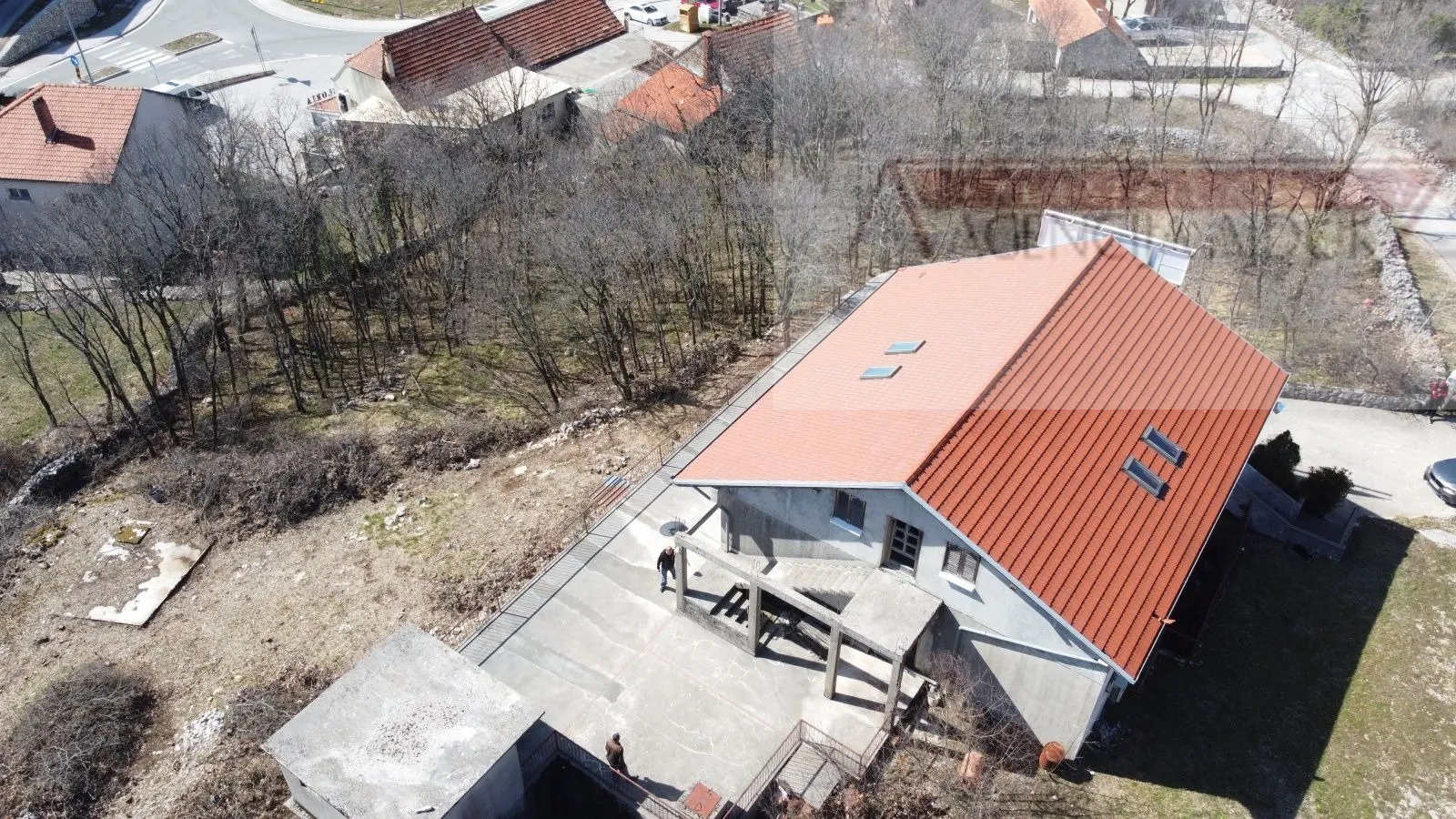 imotski lovreć stambeno-poslovni objekt 700 m2 - novo - slika 4