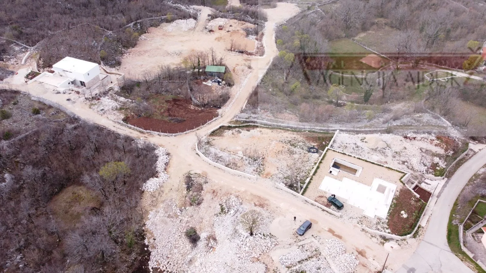 zagvozd građevinsko zemljište 770 m2 + građevinska dozvola + radovi - slika 2
