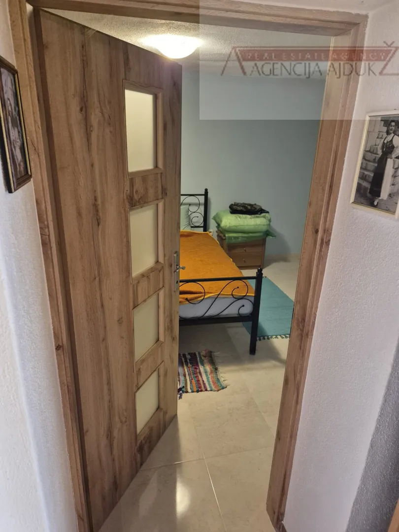 imotski - mrnjavci kamene kuća 190m2 + okućnica - slika 11